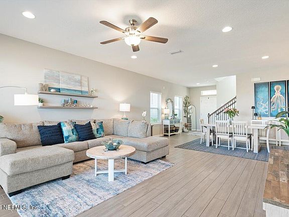 4th image of 74 BROOKGREEN Way