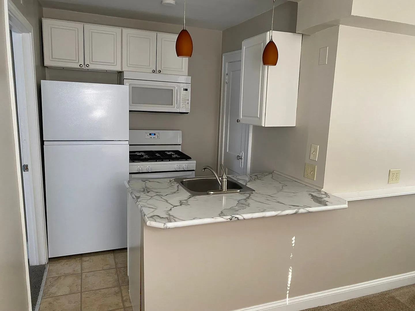 2378 Neil Ave — Photo 4