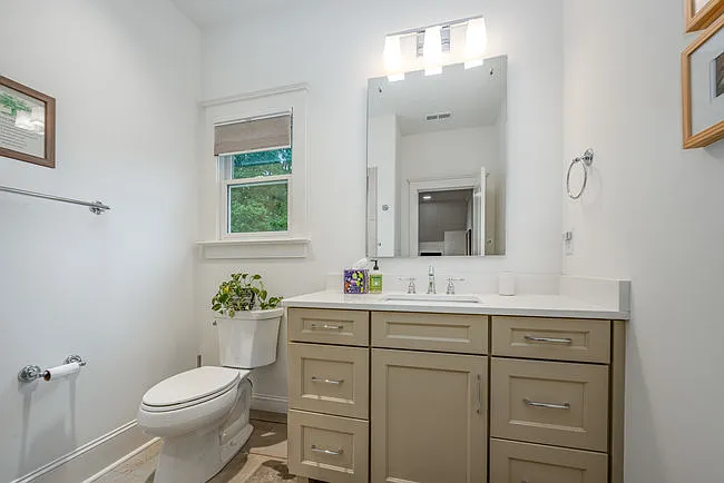 748 Ellsworth Rd — Photo 20