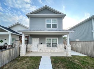 706 S Main St, Mcgregor, TX 76657