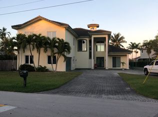 19525 Ridgeland Dr, Cutler Bay, FL 33157