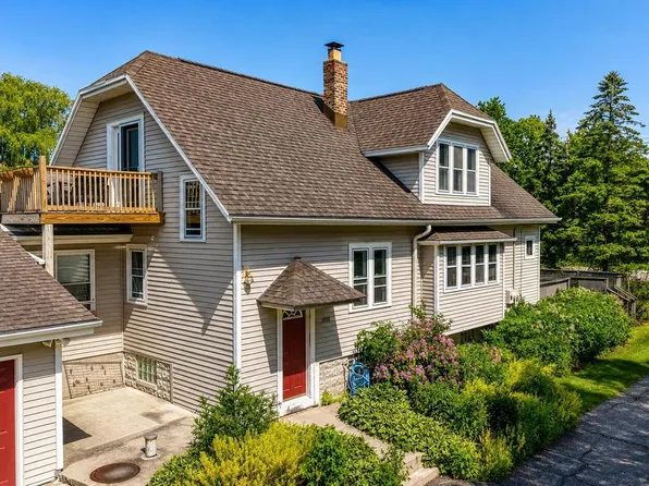2029 W Donges Bay ROAD #2031, Mequon, WI 53092