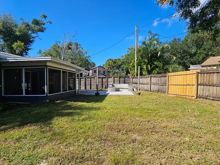 125 E Miller St — Photo 9