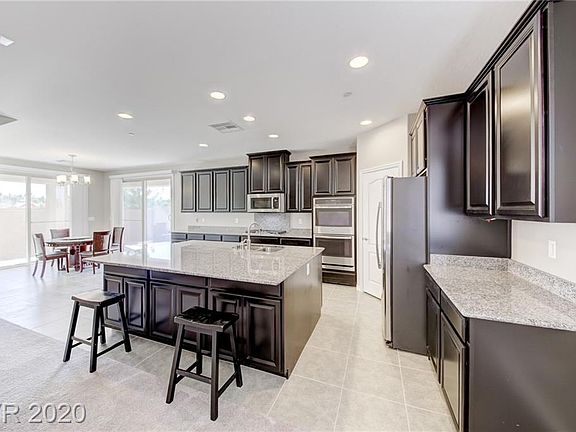 2nd image of 241 Punto Di Vista Dr