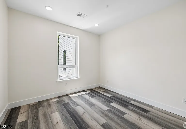 448-452 S Orange Ave #202 — Photo 3