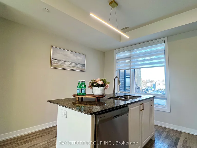 370 Red Maple Rd #13 — Photo 7