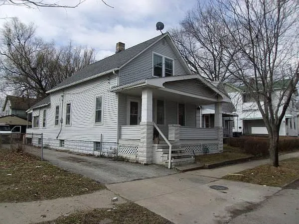 4007 Newark Ave photo 1