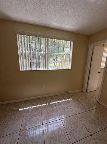 5232 SW 122nd Ter — Photo 17