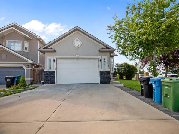 434 E Harvest Grove Pl NE, Calgary, AB T3K 4T8
