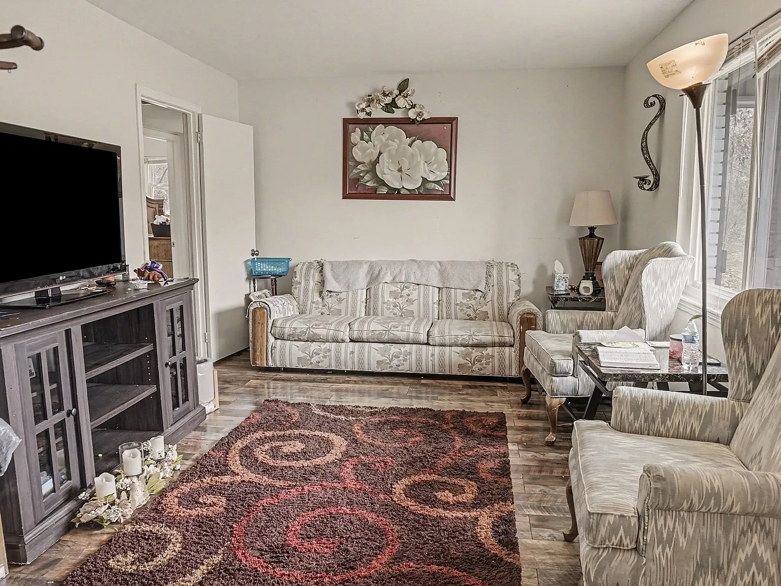 3 bed, 2100 sqft, $1,000 — Photo 4