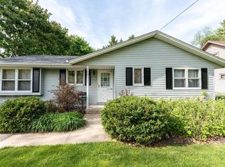 714 E Capitol DRIVE, Hartland, WI 53029
