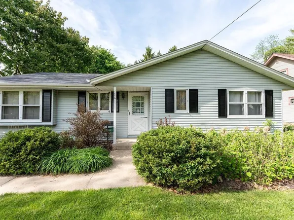 714 E Capitol DRIVE, Hartland, WI 53029