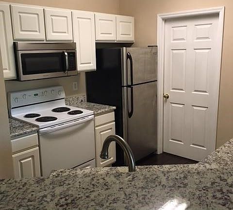 2nd image of 1479 Cambridge Lakes Dr