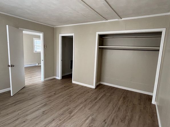 438 W Main St APT 14-17-23, Troy, NC 27371