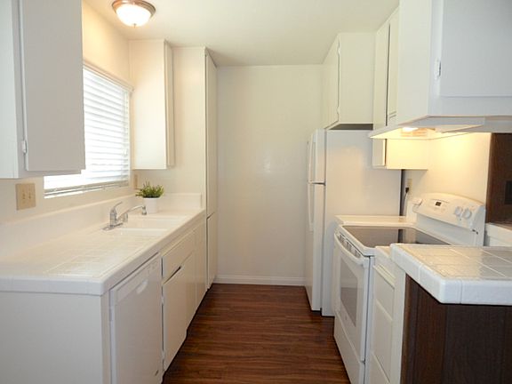 4th image of 1057 Diamond St APT 3