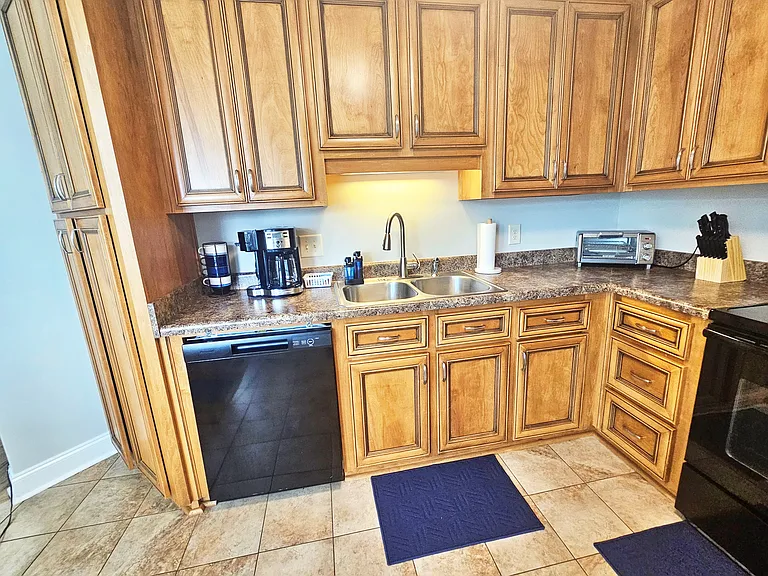 514 Grand Ave — Photo 6