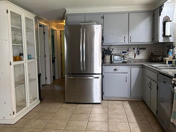 5th image of 388 Swain Road