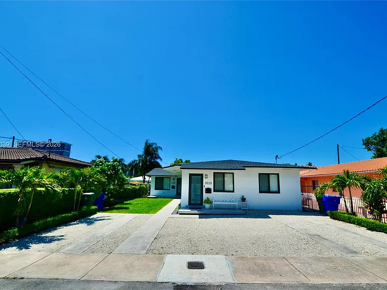 3018 SW 25th Ter #3018 — Photo 2