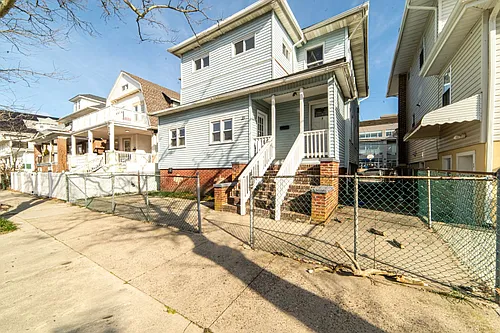 21 N Laclede Ave Photo 1
