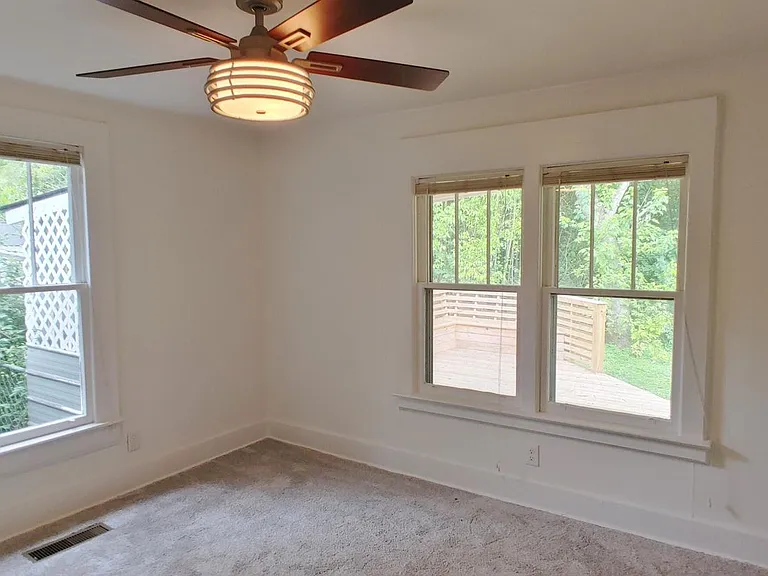 2123 Lyndon Ave — Photo 26