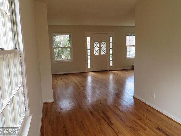 4th image of 14882 Lambeth Sq