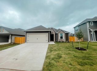 1032 Seattle Slew St, Hewitt, TX 76643