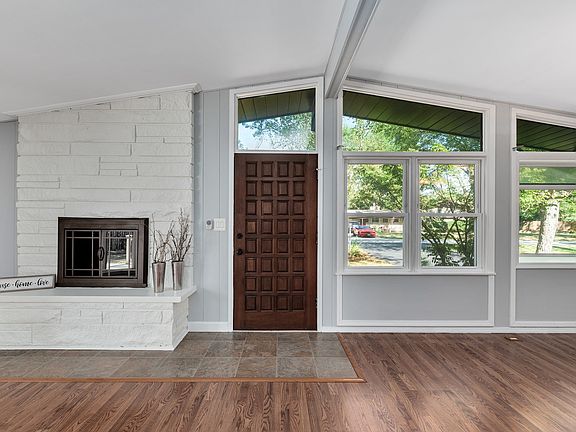 2nd image of 22W405 Arbor Ln