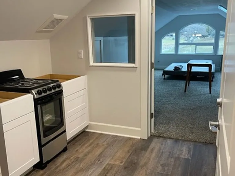 308 Oak St — Photo 5