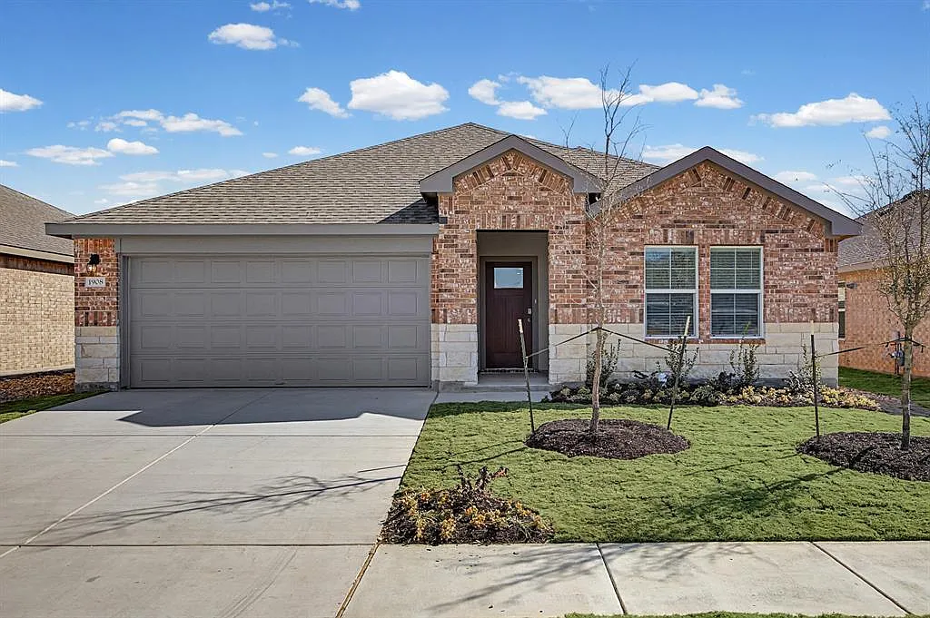 4 bed, 2.0 bath, 1859 sqft, $2,295 — Photo 1