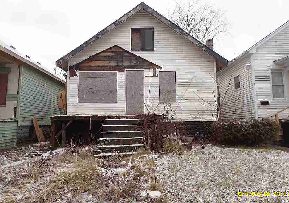 6395 Van Buren