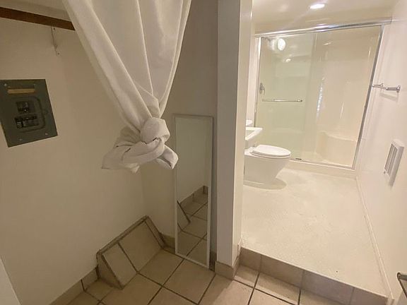 5th image of 262 Athol Ave #3