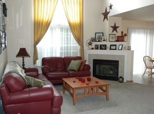 1640 Abington Ln, North Aurora, IL 60542