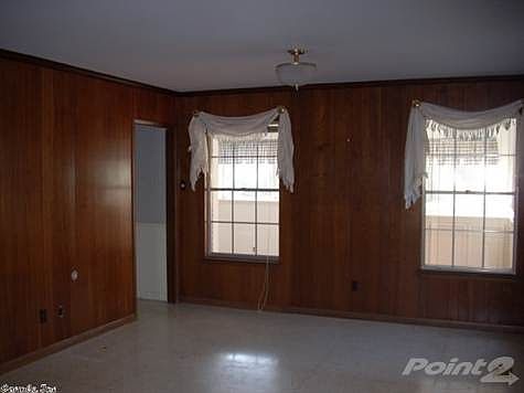 5th image of 1012 Shamrock Dr