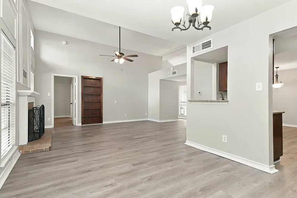 3 bed, 2.0 bath, 1444 sqft, $2,175 — Photo 4
