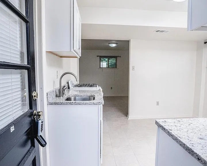 4510 Washington Blvd #B1 — Photo 16