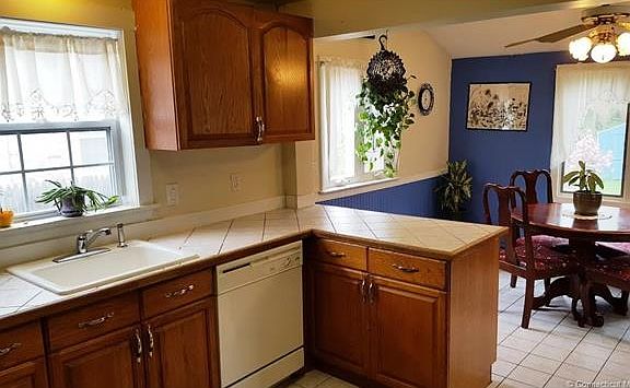 Open-Concept, Eat-In Kitche...