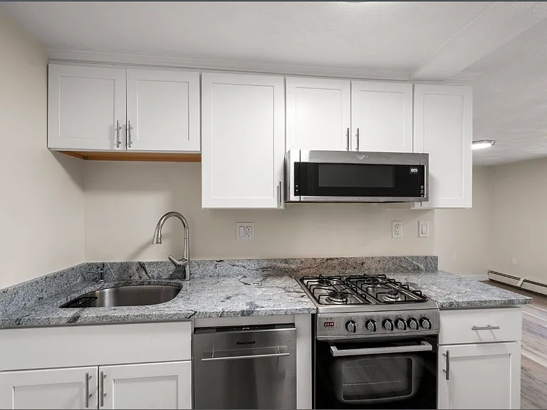 55 White St #G — Photo 2