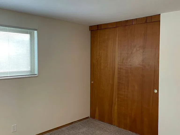 Lewison Place Apartments — Photo 23