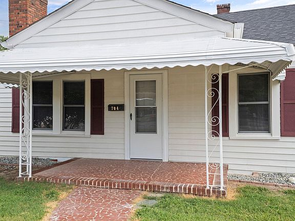 3rd image of 704 Elizabeth St