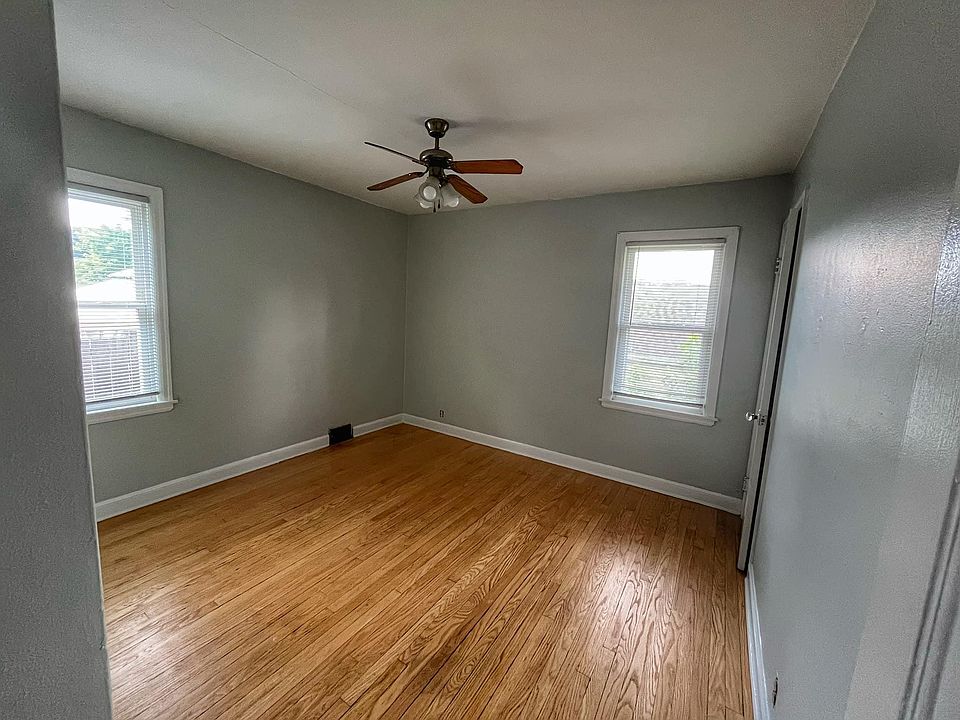 1st image of 406 S Hine Ave #406