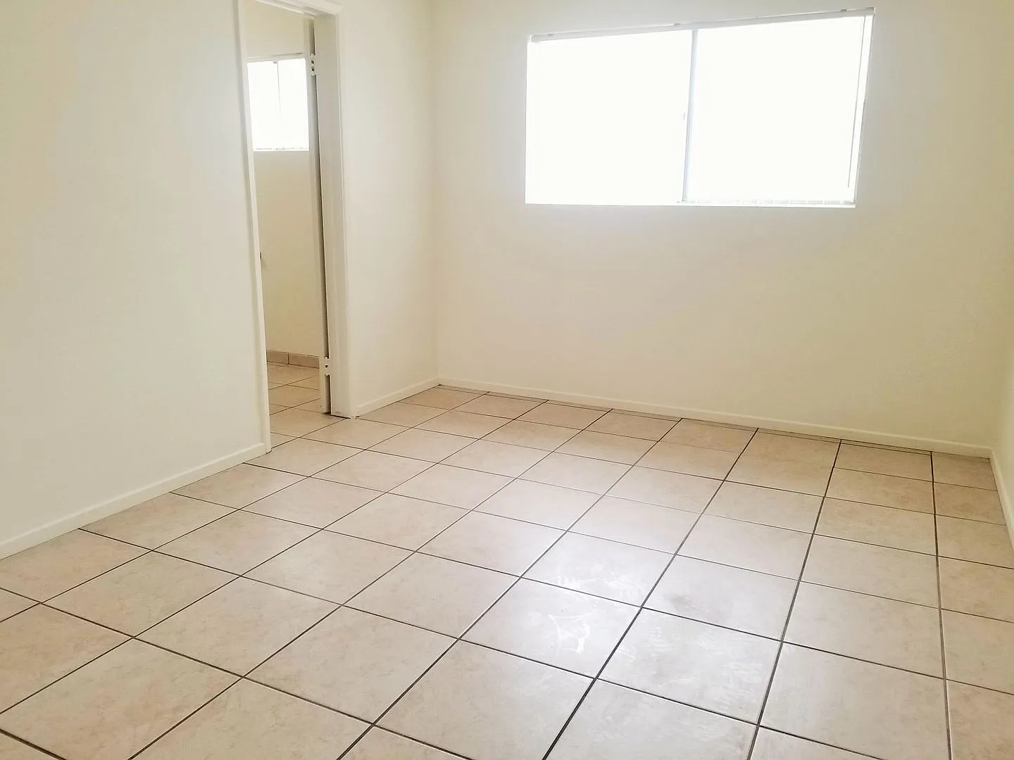2109 E Westport Dr — Photo 2