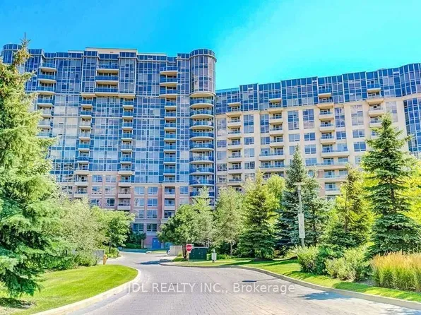 23 Cox Blvd #166, Markham, ON L3R 7Z9