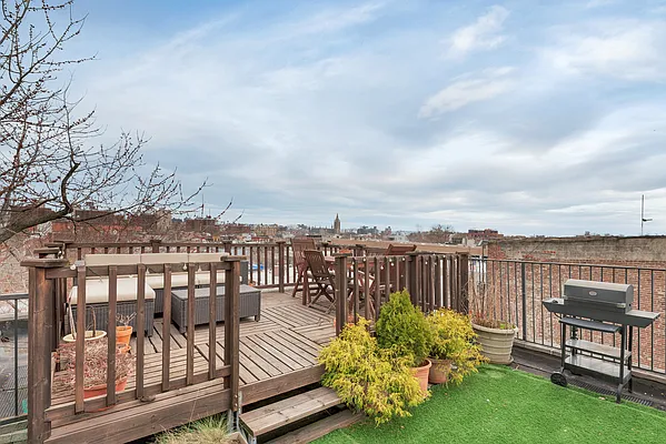 Sold by Douglas Elliman | media 16