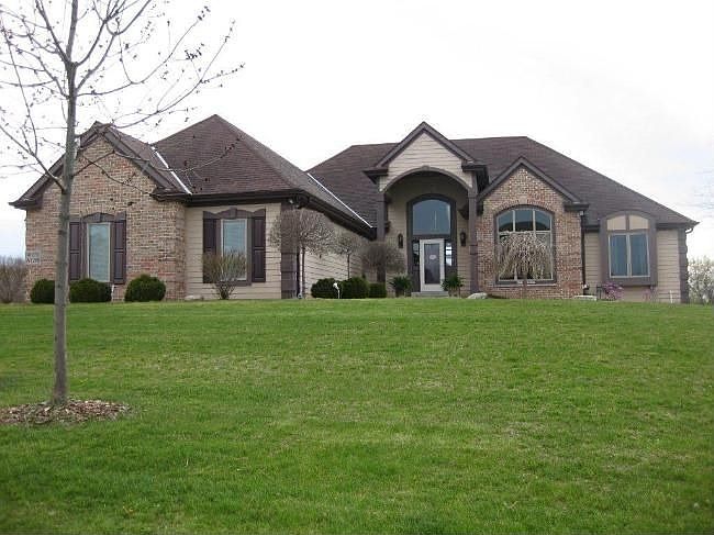 1st image of W173N5295 Ravenwood Dr