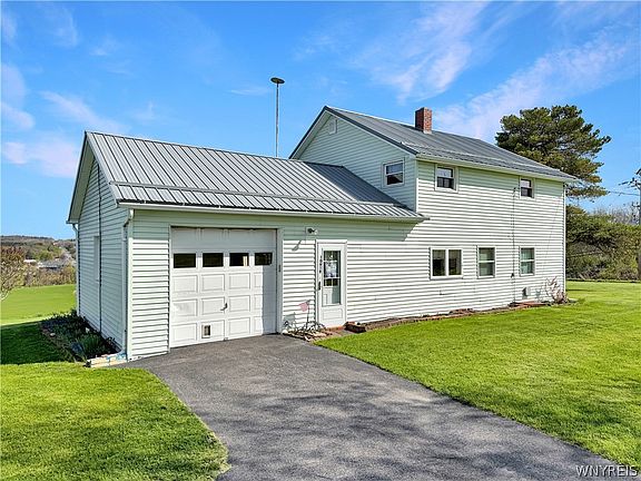 3rd image of 10919 Cook Rd
