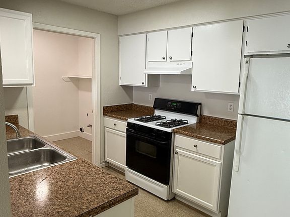 4th image of 2110 Deer Run Dr #A