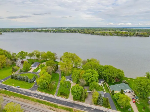 1781 Butte Des Morts Beach Rd, Neenah, WI 54956