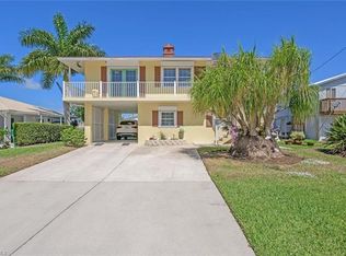 677 Palm Ave, Goodland, FL 34140