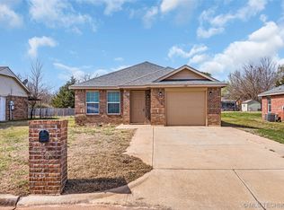 717 Geronimo Ln, Pauls Valley, OK 73075