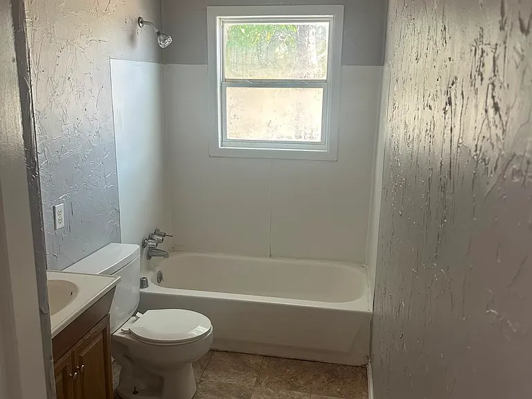 302 Almond Ave — Photo 5